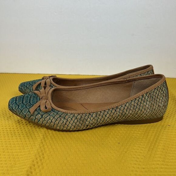 Born Carri Snakeskin Cork Tan Teal Bow Flats 6 - Picture 3 of 9